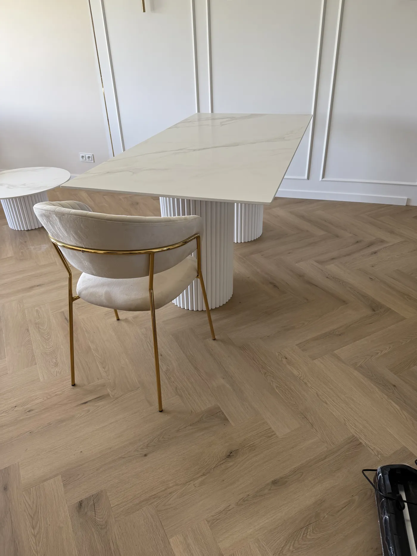 Noir Column Ivory – zdjęcie realizacji 2
